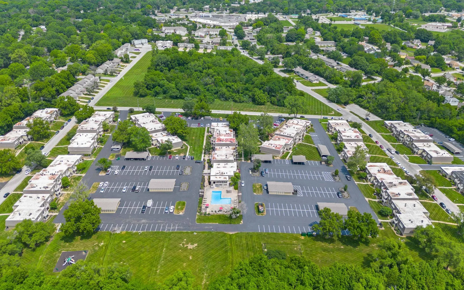 Arbors of Grandview - an aerial view of an apartment complex