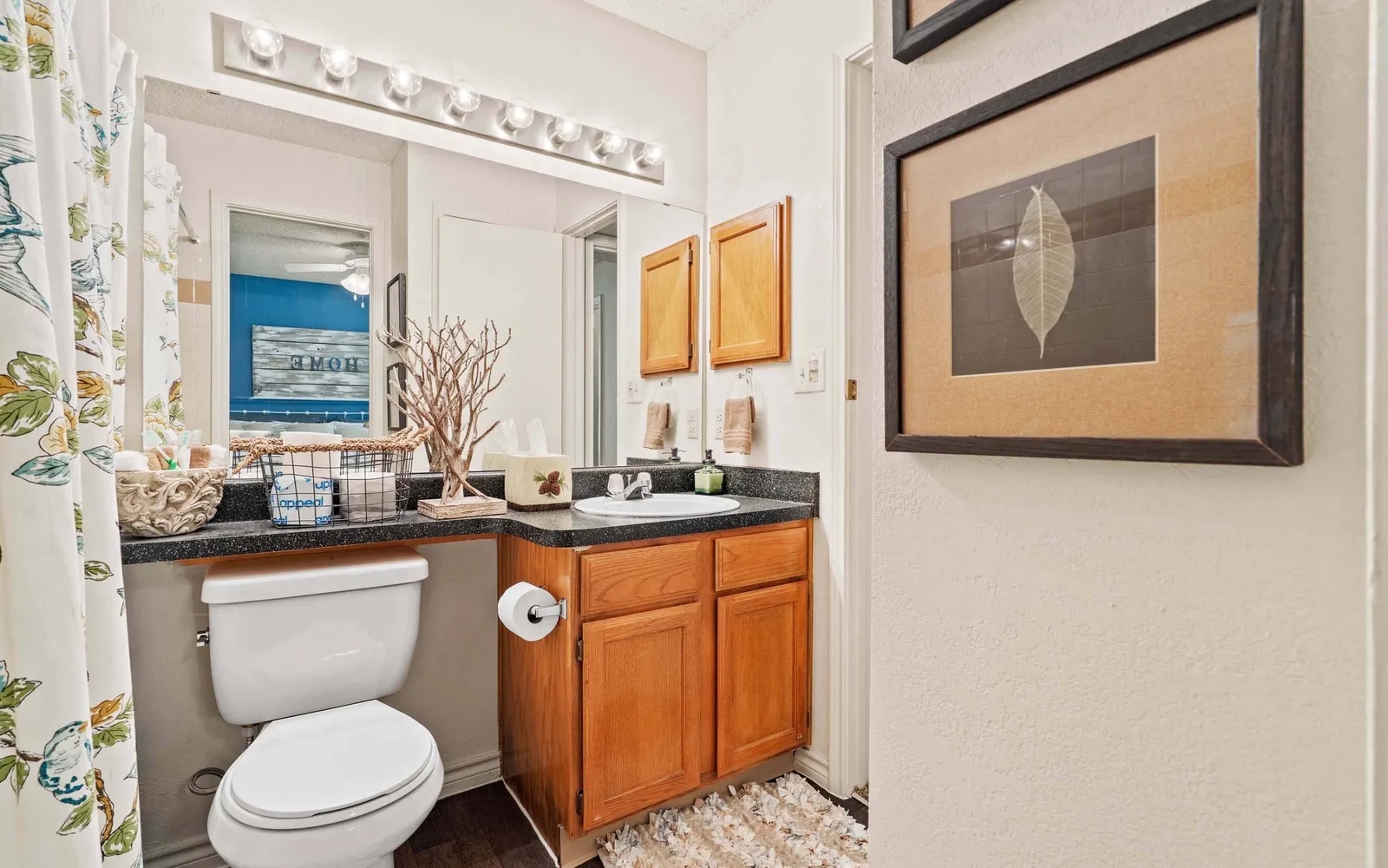 The Retreat at Walnut Creek - a bathroom with a toilet and sink