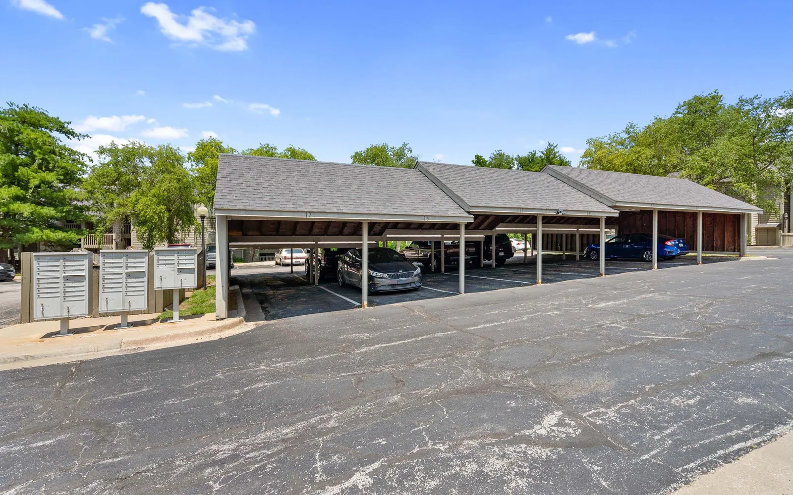 The Retreat at Woodlands - covered parking