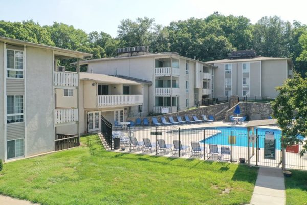 Fp 1 apartment community with swimming pool in Kansas City