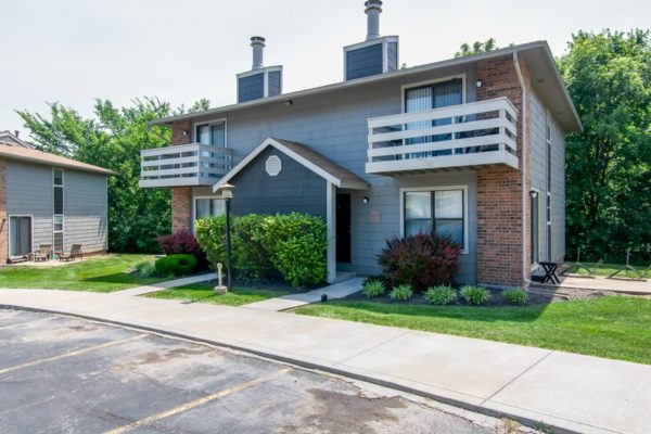 PW 2 Apartment building in KC