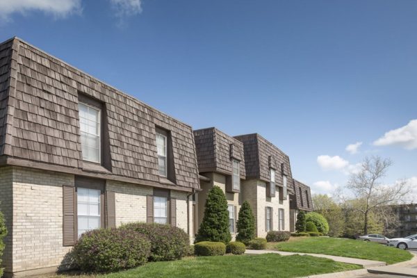 Ridge 1 apartment building in Kansas City, MO