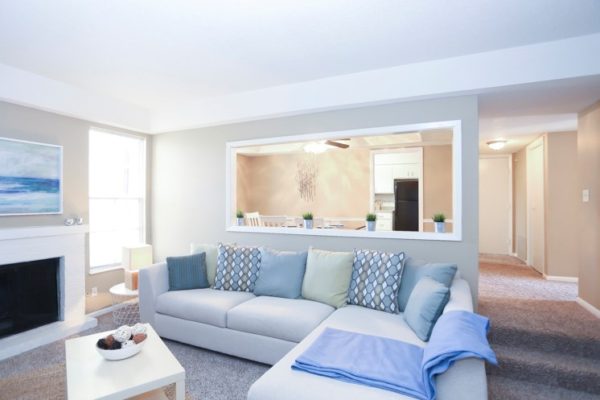 Ridge 2 open layout apartment in Kansas City