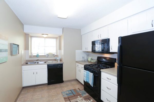 Ridge 4 Fully-equipped apartment kitchen in Kansas City