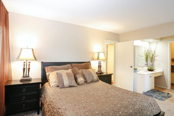 TOMO 2 Apartment bedroom in Kansas City